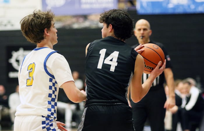 a Tualatin Barlow 6A Oregon boys basketball quarterfinal 2024 Dan Brood 33